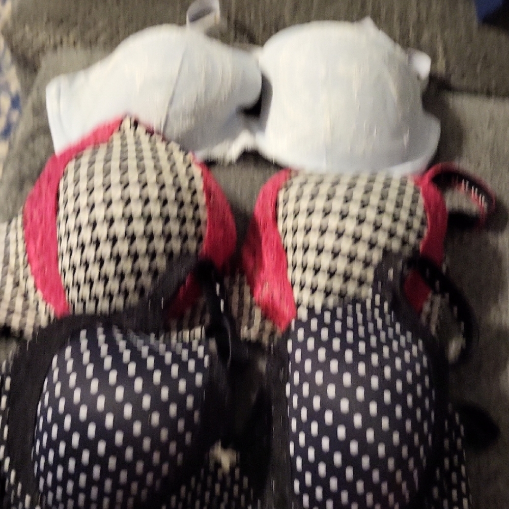 Soma Mixed Pattern Bra Lot in White, Black, Navy & Pink